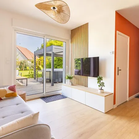 Opalys - Maison Plain Pied - Jacuzzi - Petanque - Jardin - Parking - 800 M De La Appartement